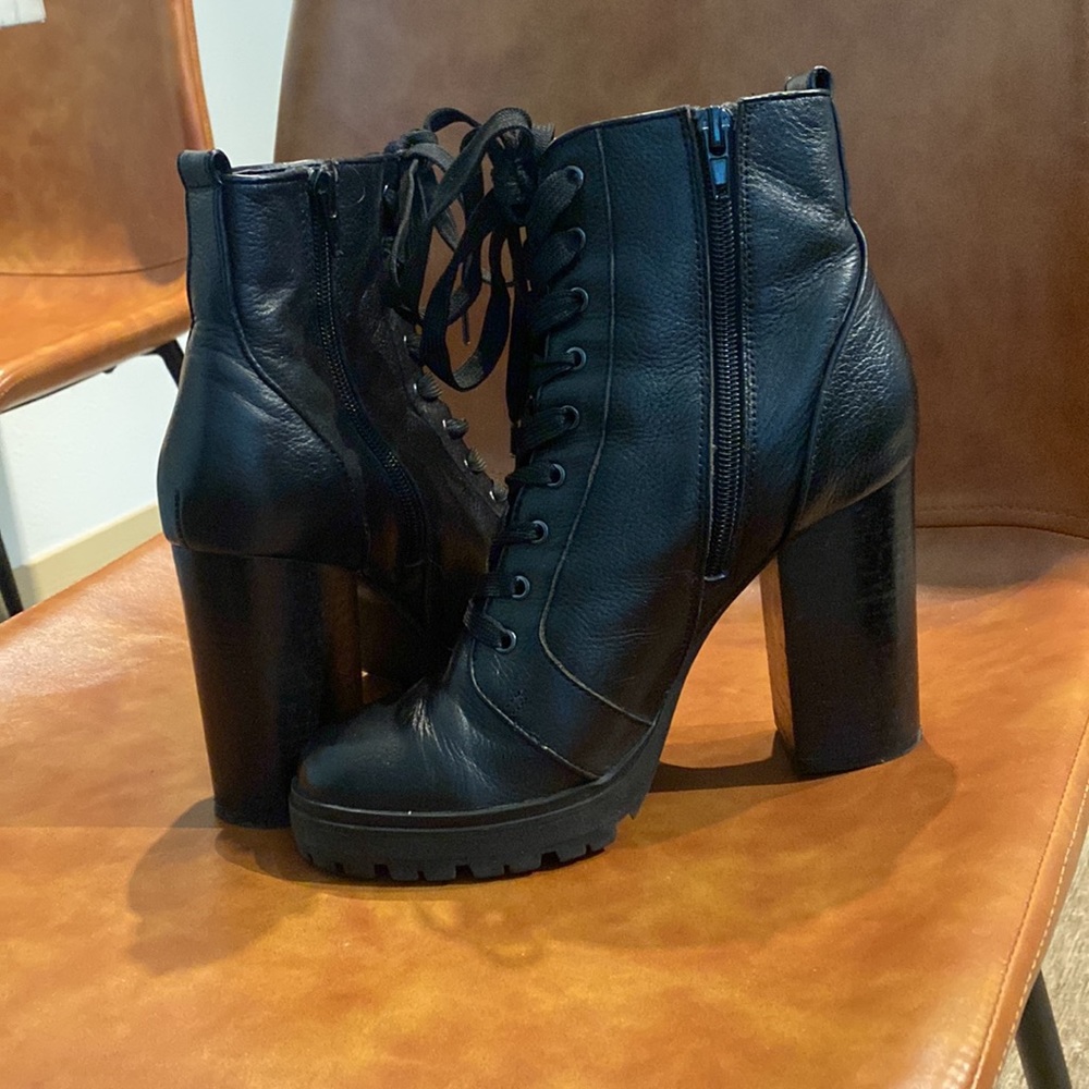 Steve Madden heeled boots size 8